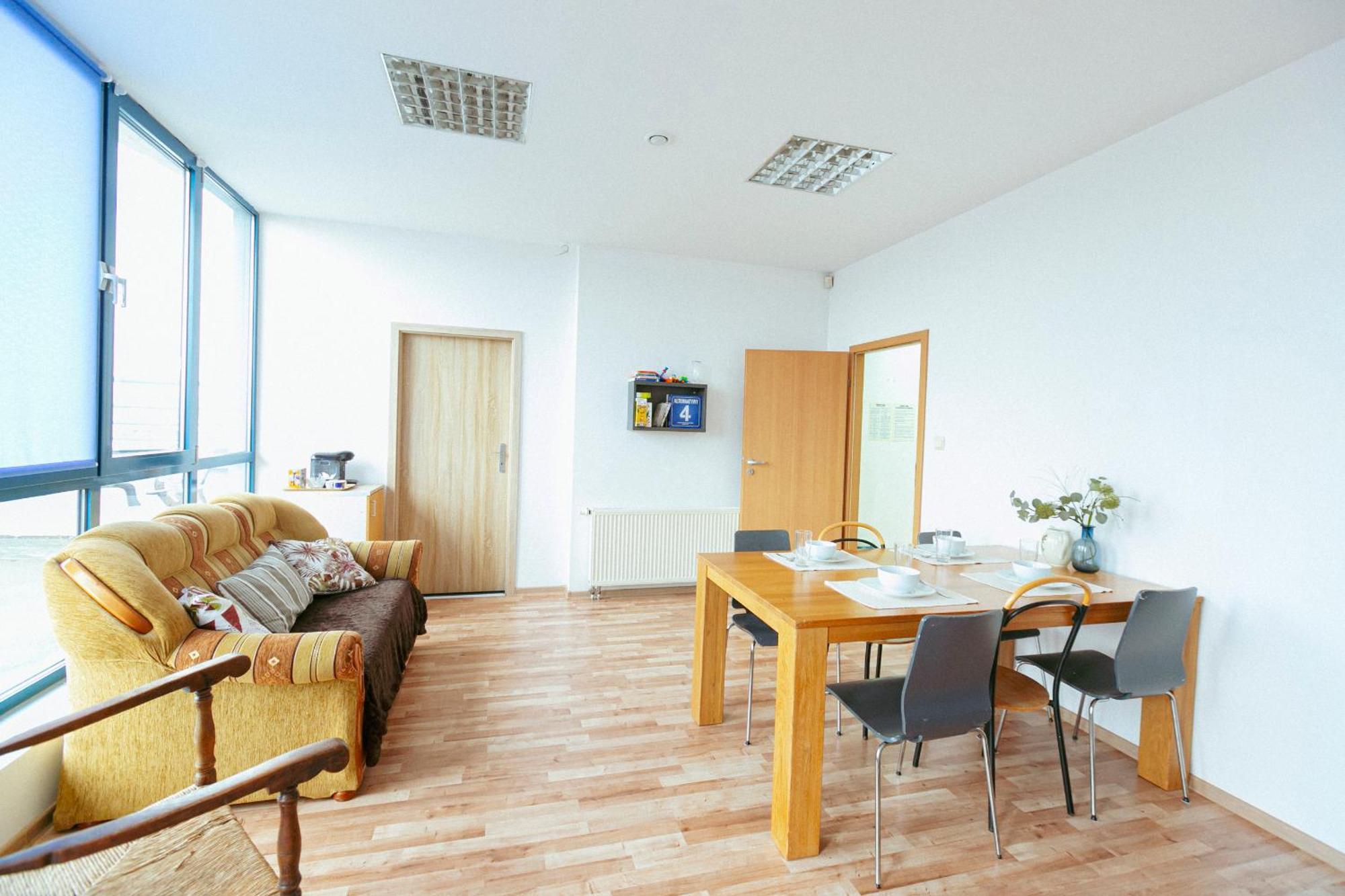 ורשה Hostel Metro Kabaty מראה חיצוני תמונה